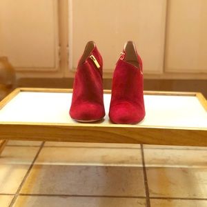 *Hot* Chili red suede BCBGeneration booties
